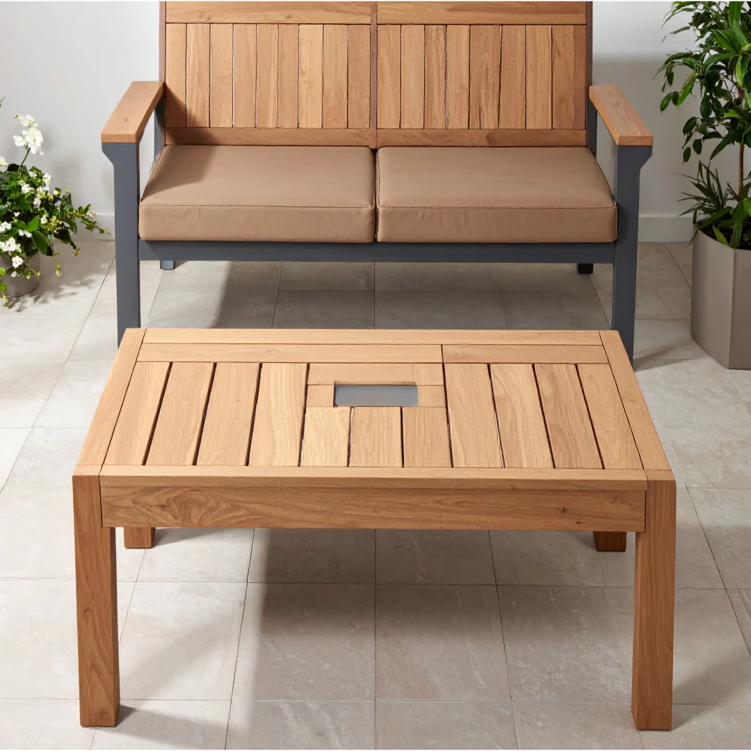 Patio seating set – 4-seater on rent