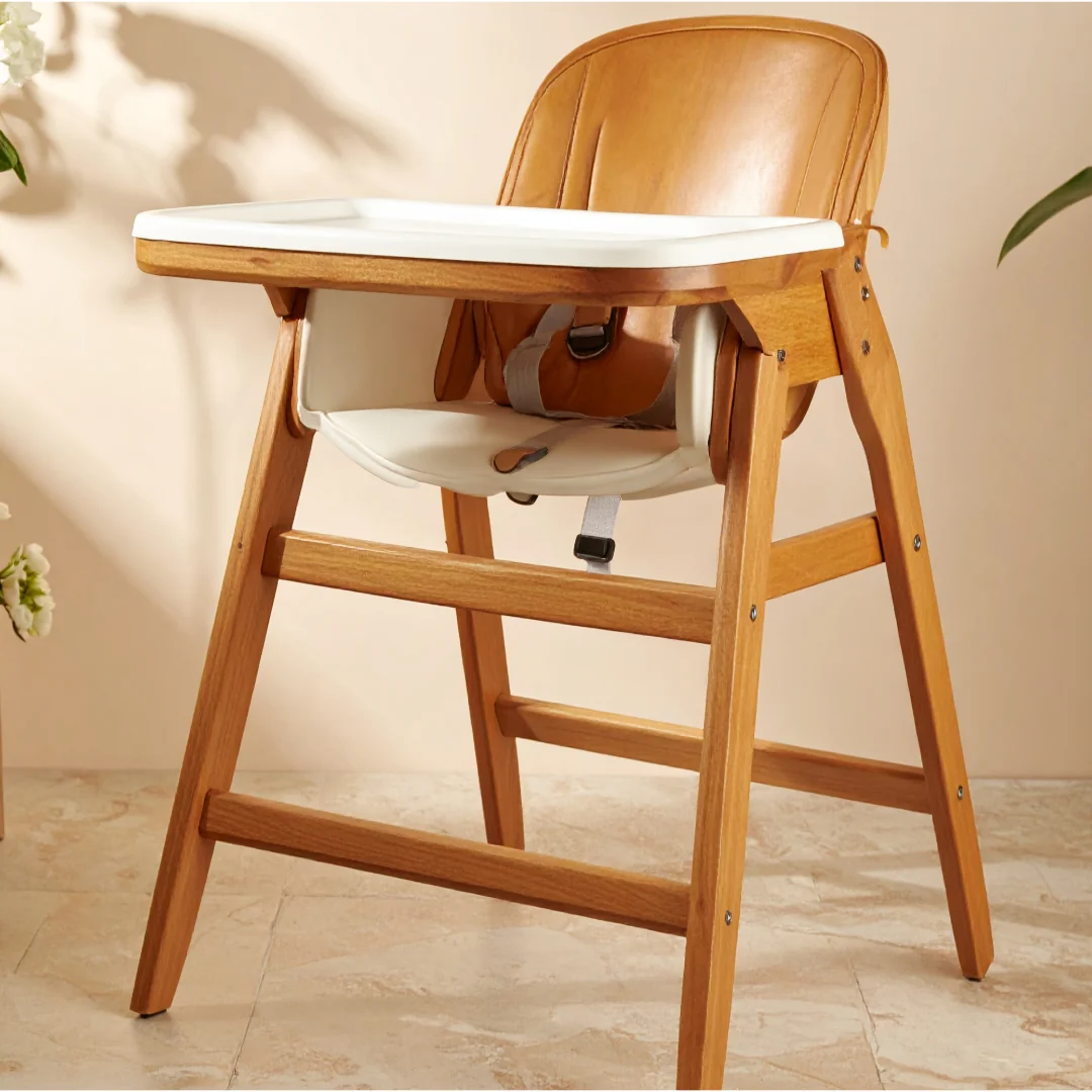 High chair – adjustable on rent