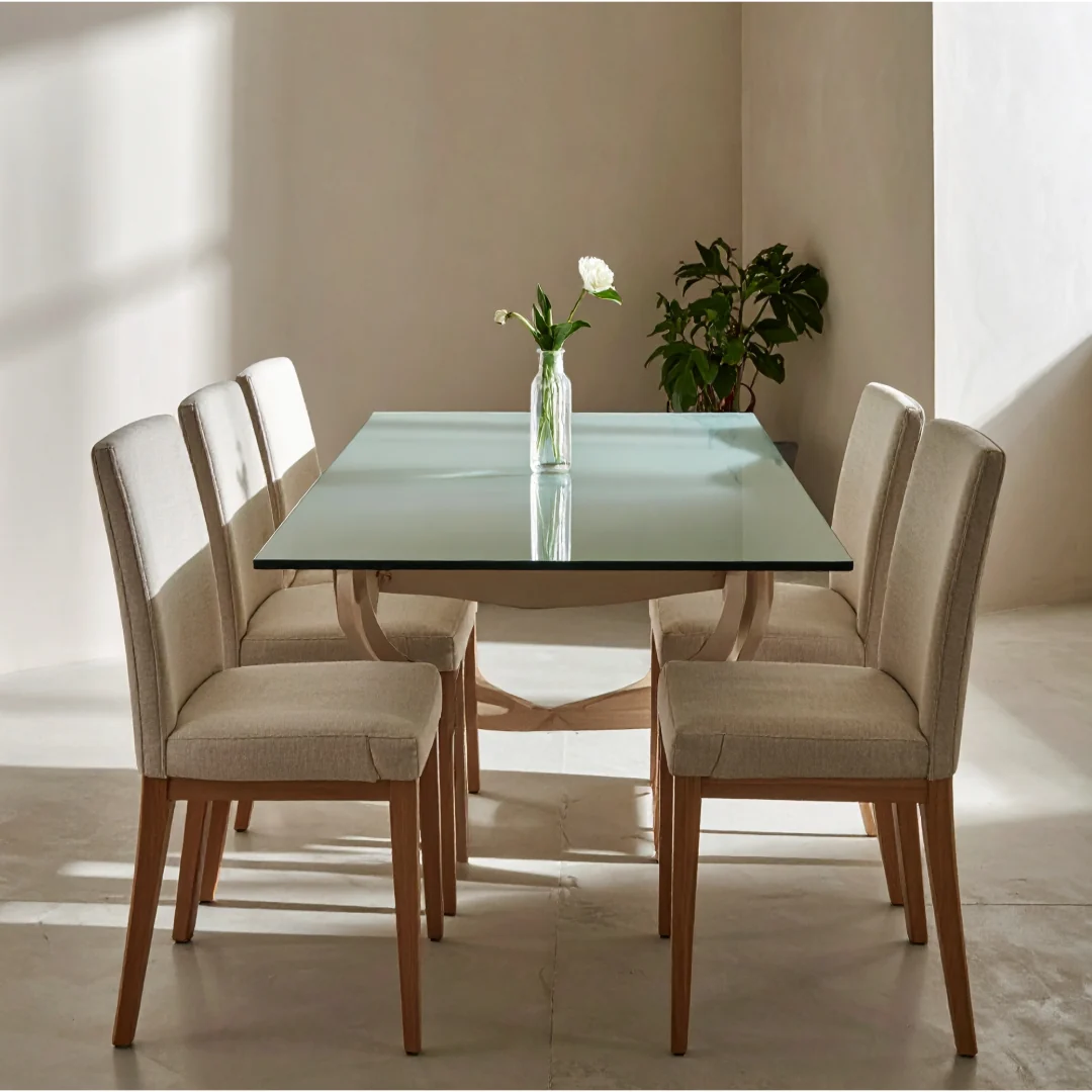 Dining table set – 4-seater glass top on rent