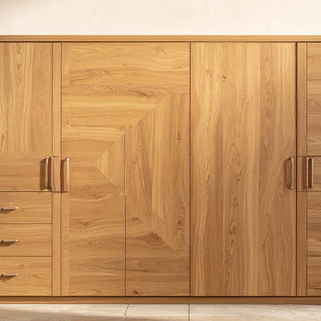 Wardrobe – 4-door on rent